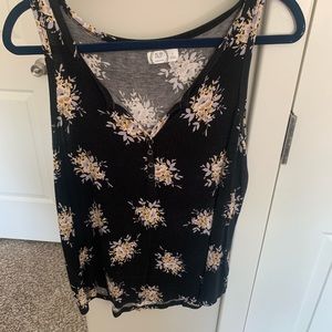 Tank top size large